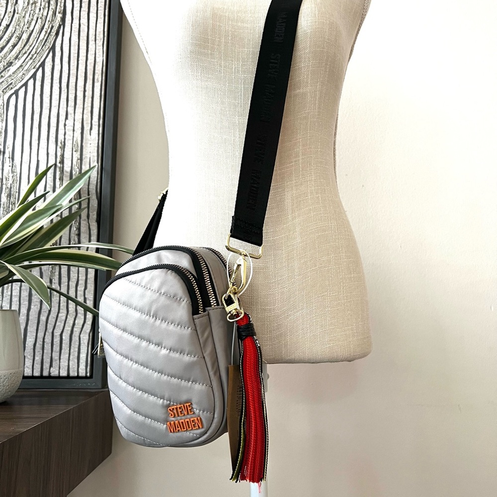 NWT Steve Madden Bdianna Crossbody bag Clutch W Keyring charm & FREE shi…